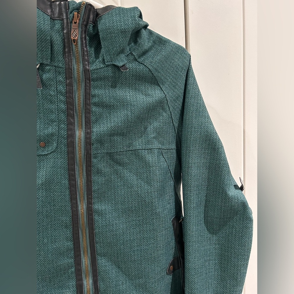 Volcom ’Cache Jacket’ - Picture 2 of 10